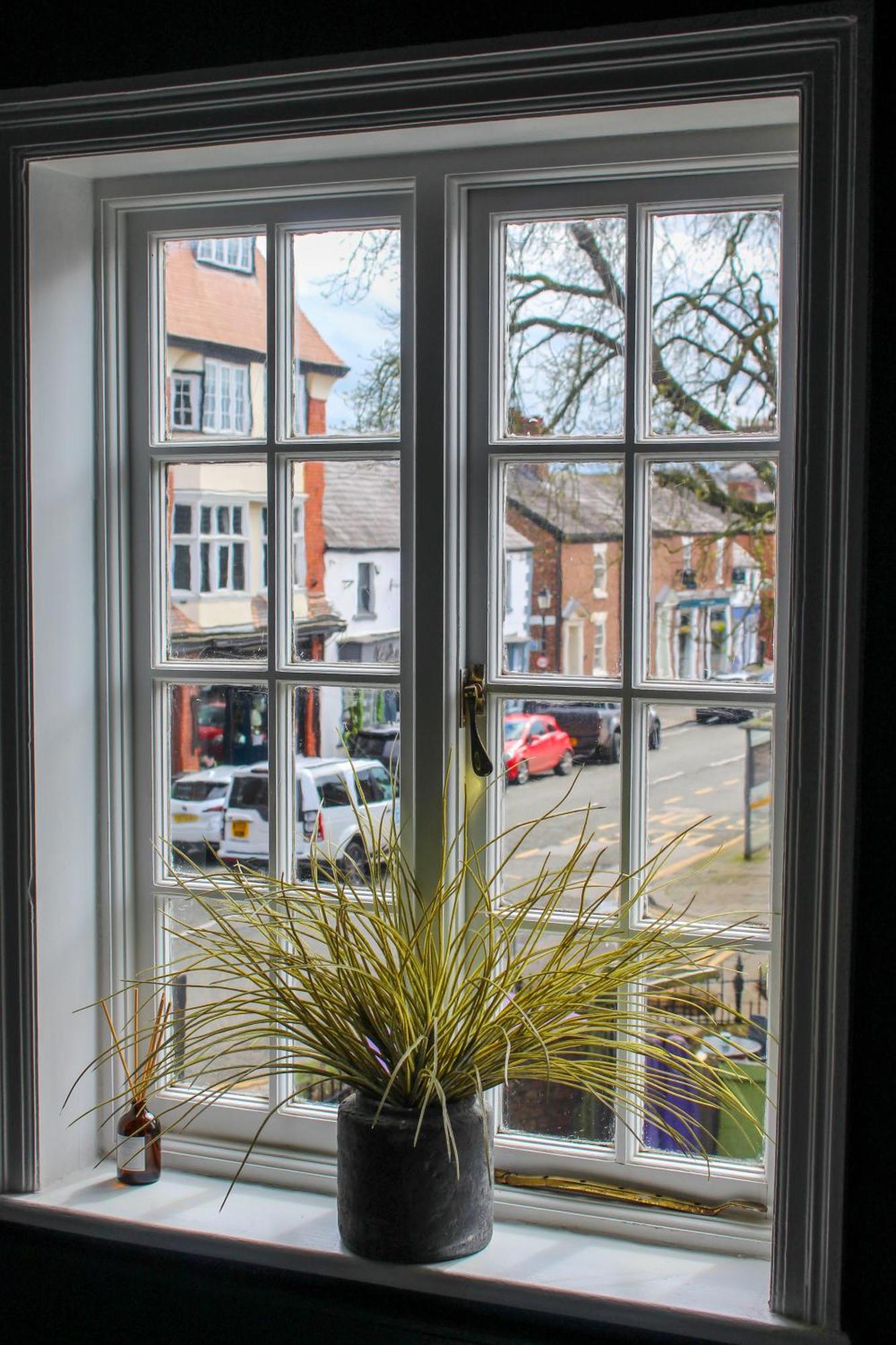Stay On The High Street Tarporley Exterior photo